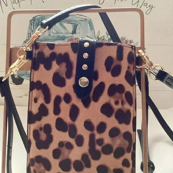 INC Ashlii  Crossbody animal print Leopard print  crossbody bag Cellphone bag - Picture 3 of 10